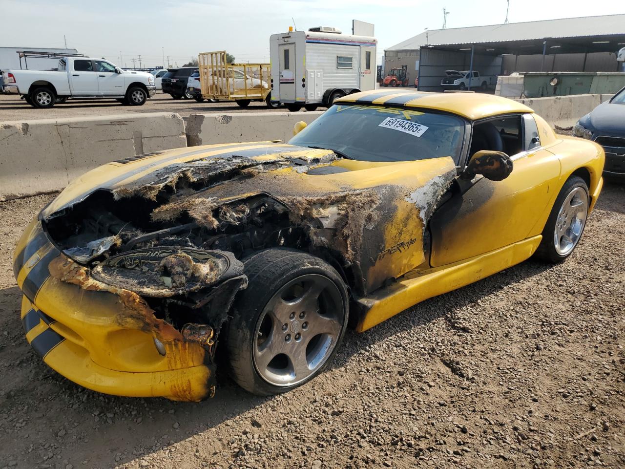 2002 Dodge Viper RT/10, VIN 1B3ER65E42V101682 — Пожар в моторном отсеке