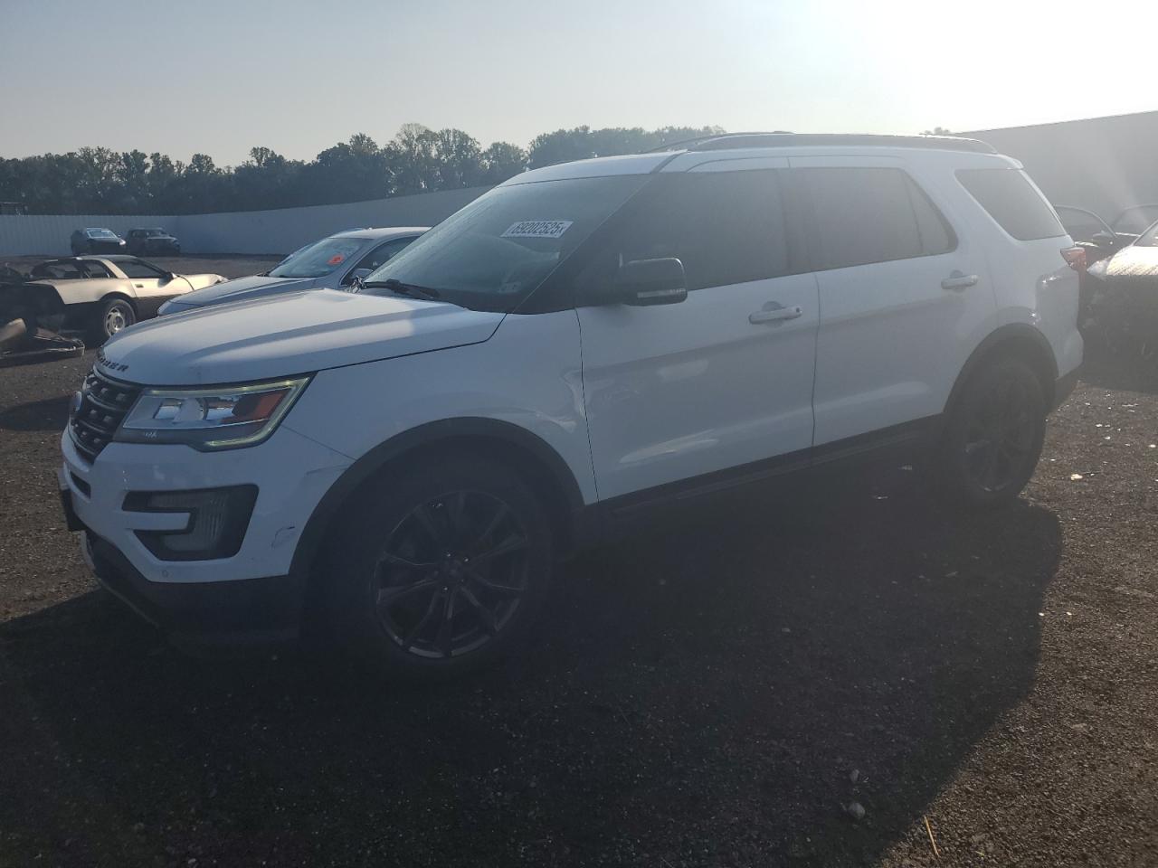 2017 Ford Explorer XLT, VIN 1FM5K8D88HGA97672 — Minor dents and scratches