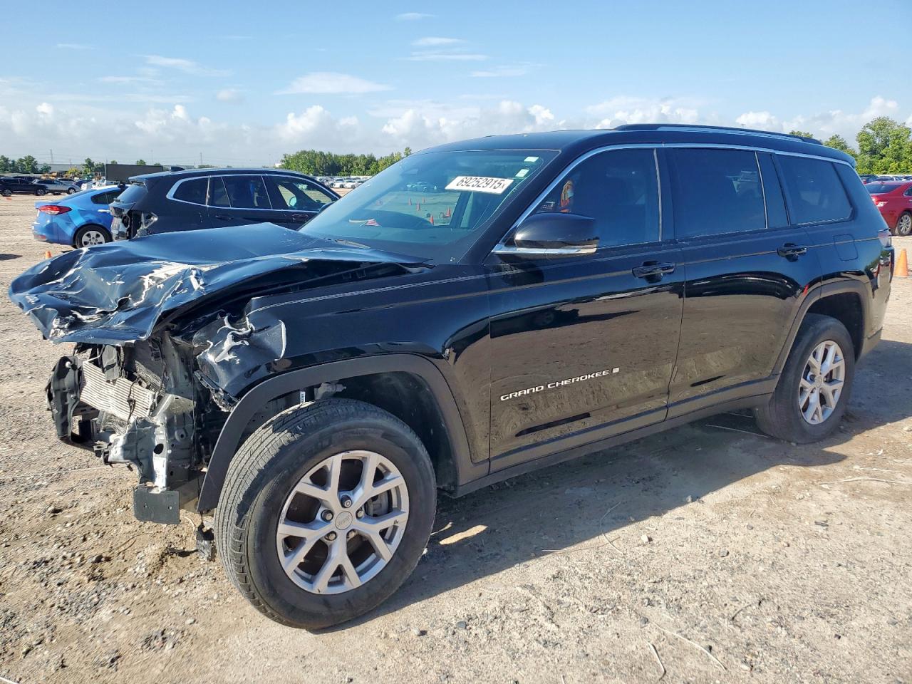 2022 Jeep Grand Cherokee Limited, VIN 1C4RJKBG6N8587372 — Front end