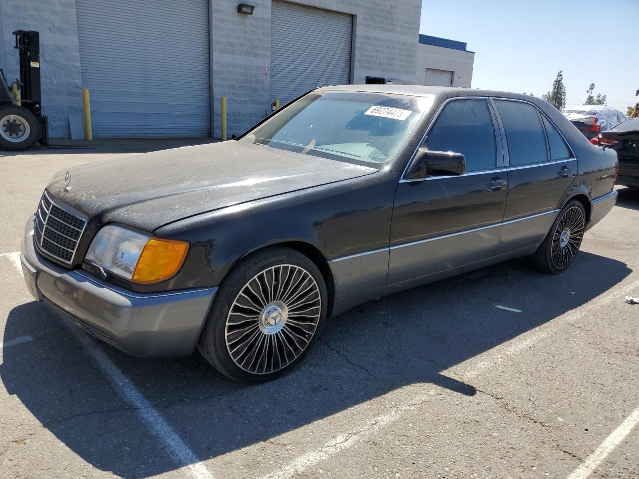 1993 Mercedes-Benz S 320, VIN WDBGA32E5PA103133 — Rear end