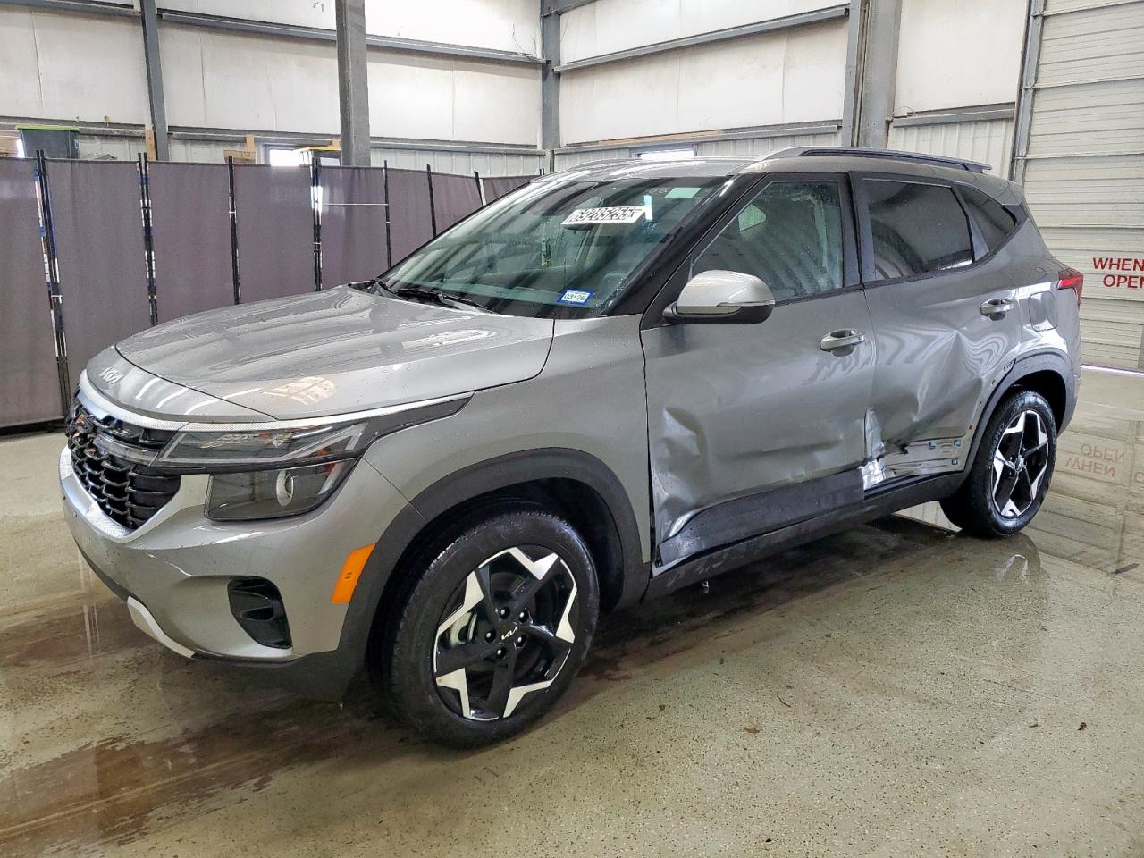 2025 Kia Seltos S, VIN KNDEU2AA5S7779421 — Бок