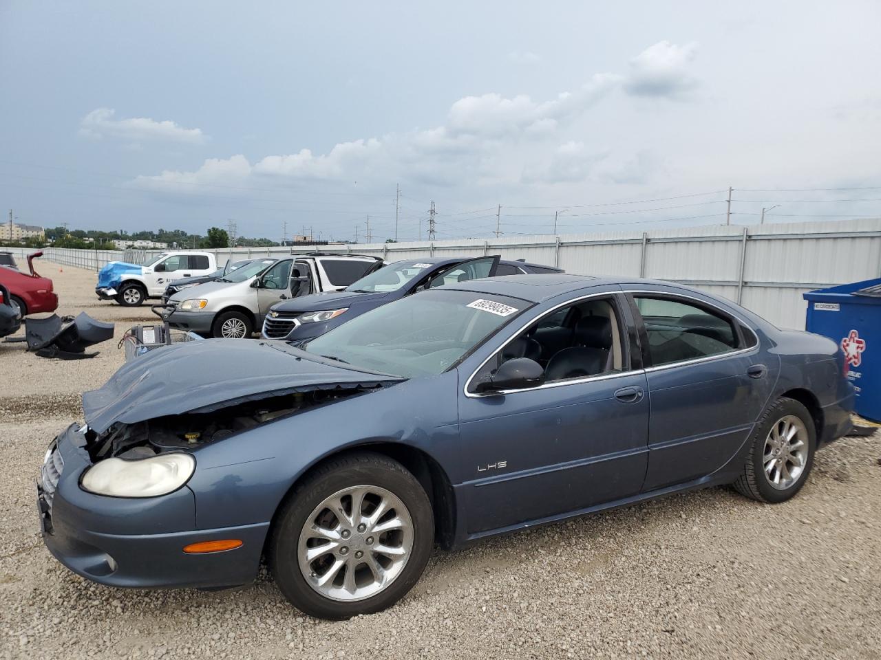 2000 Chrysler LHS, VIN 2C3HC56G9YH102226 — Перед