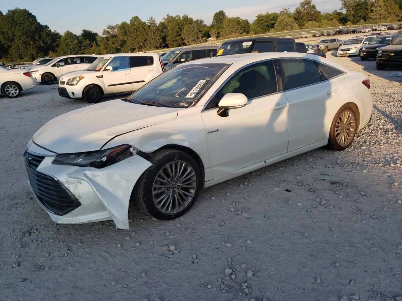 2020 Toyota Avalon Limited Hybrid, VIN 4T1D21FB4LU017919 — Front end