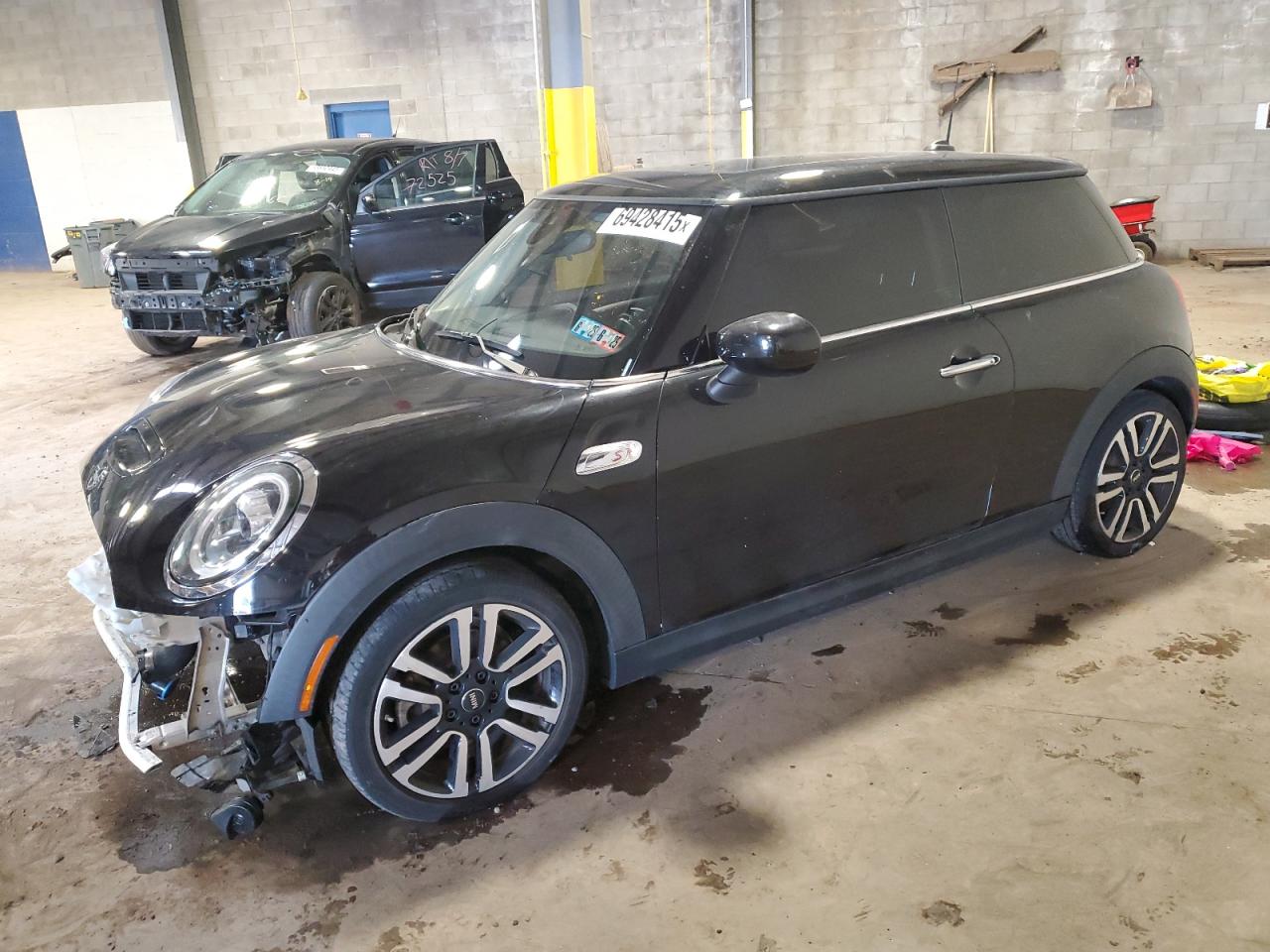 2021 MINI Hardtop Cooper S, VIN WMWXR5C09M2N05863 — Engine fire