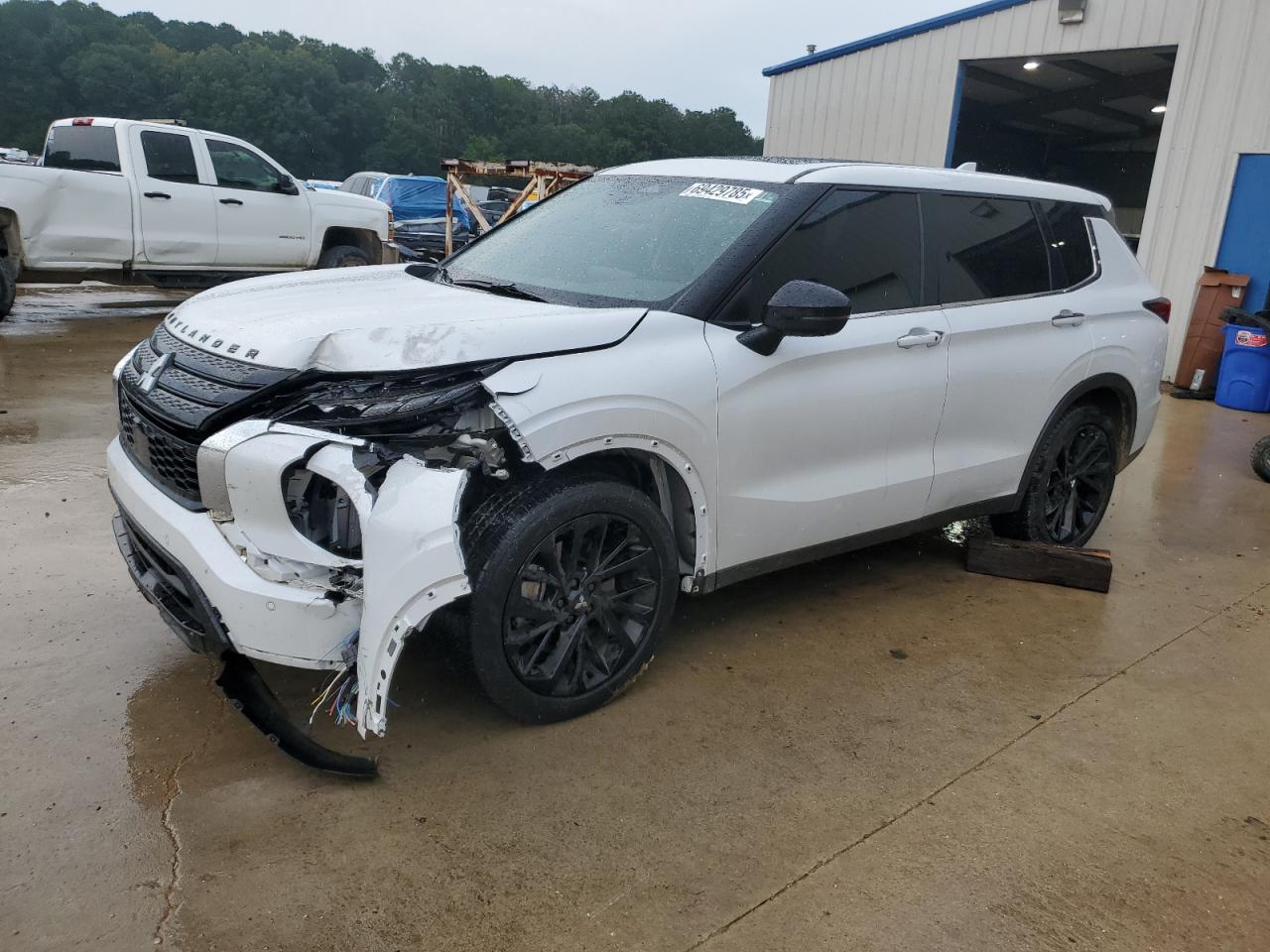 2024 Mitsubishi Outlander SE, VIN JA4J3VA87RZ078369 — Frame damage