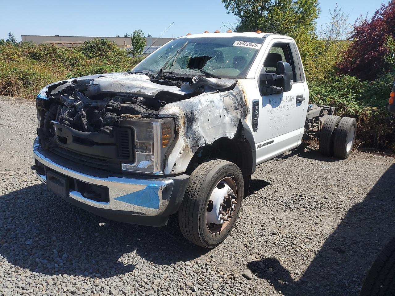 2019 Ford F-450 XL, VIN 1FDUF4GT1KEF23780 — Engine fire