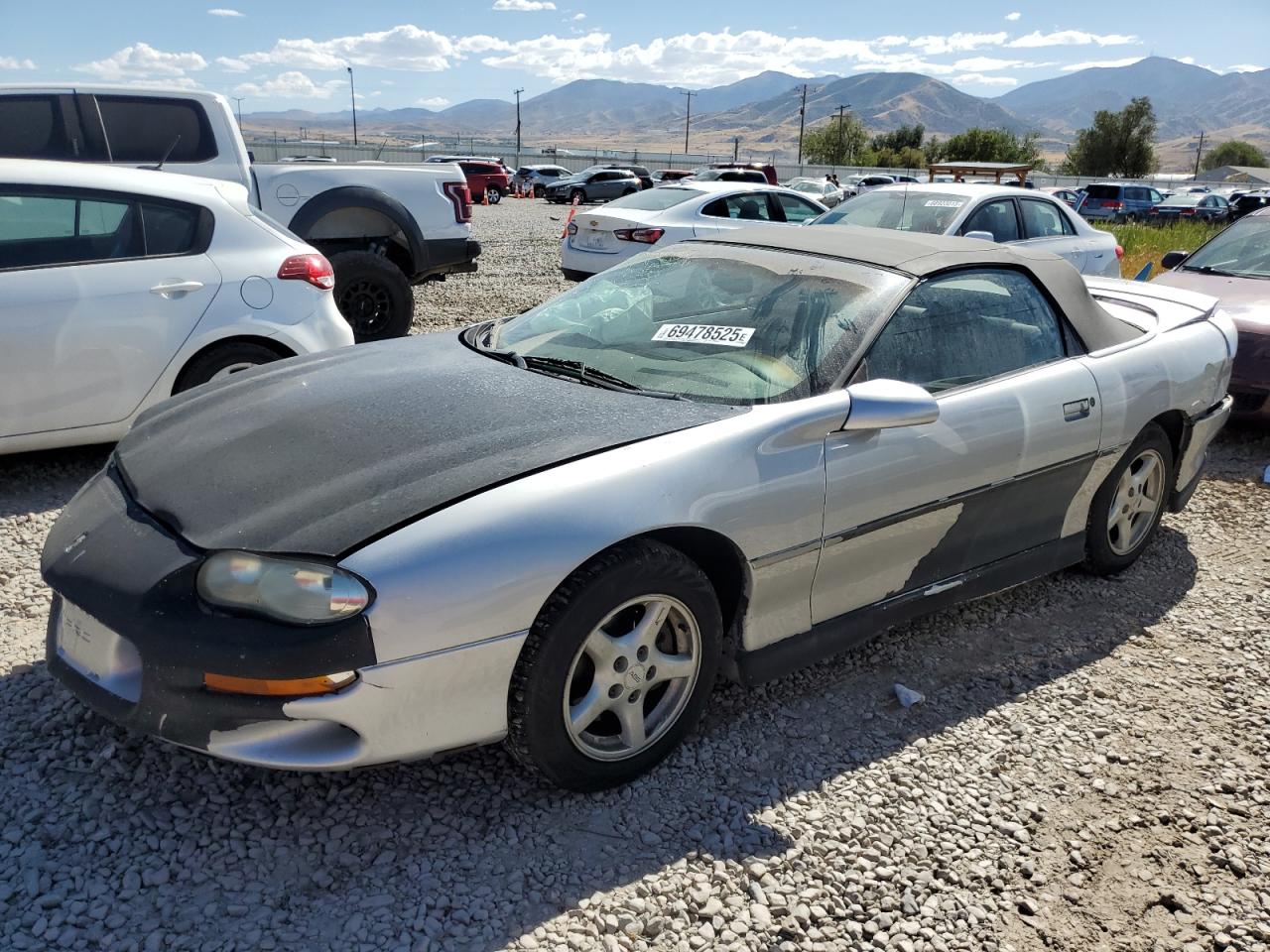 2000 Chevrolet Camaro, VIN 2G1FP32K6Y2120216 — Front end