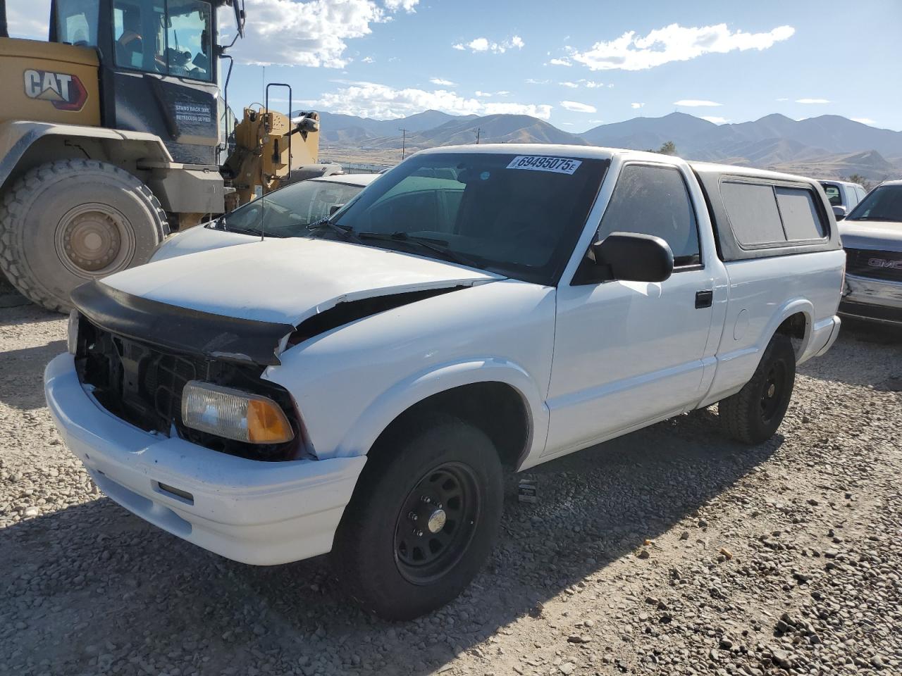 1995 GMC Sonoma, VIN 1GTCS1440S8534811 — Перед