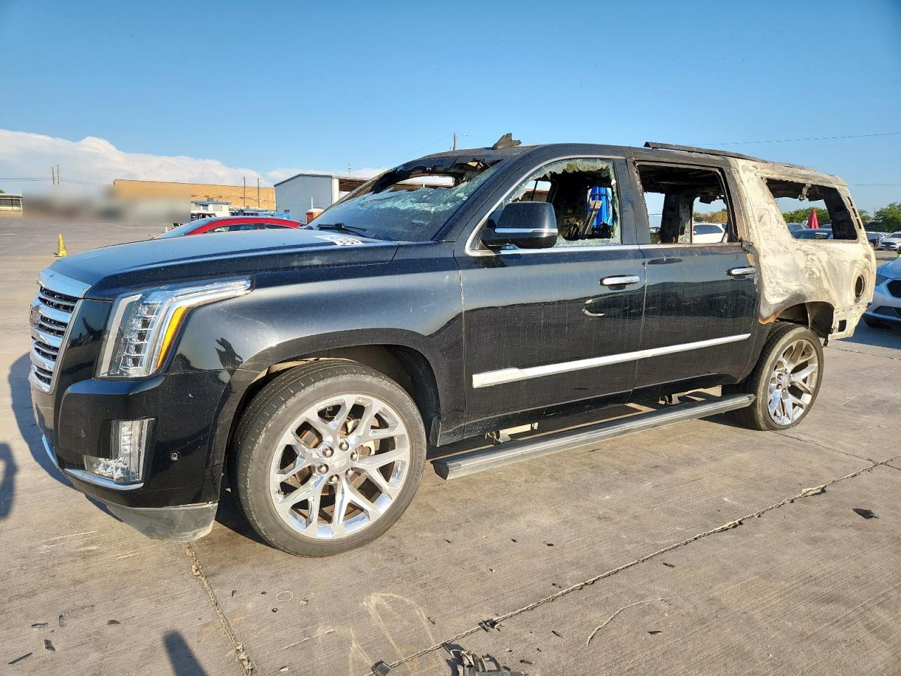 2020 Cadillac Escalade ESV Platinum, VIN 1GYS4KKJ5LR231081 — Пожар в салоне