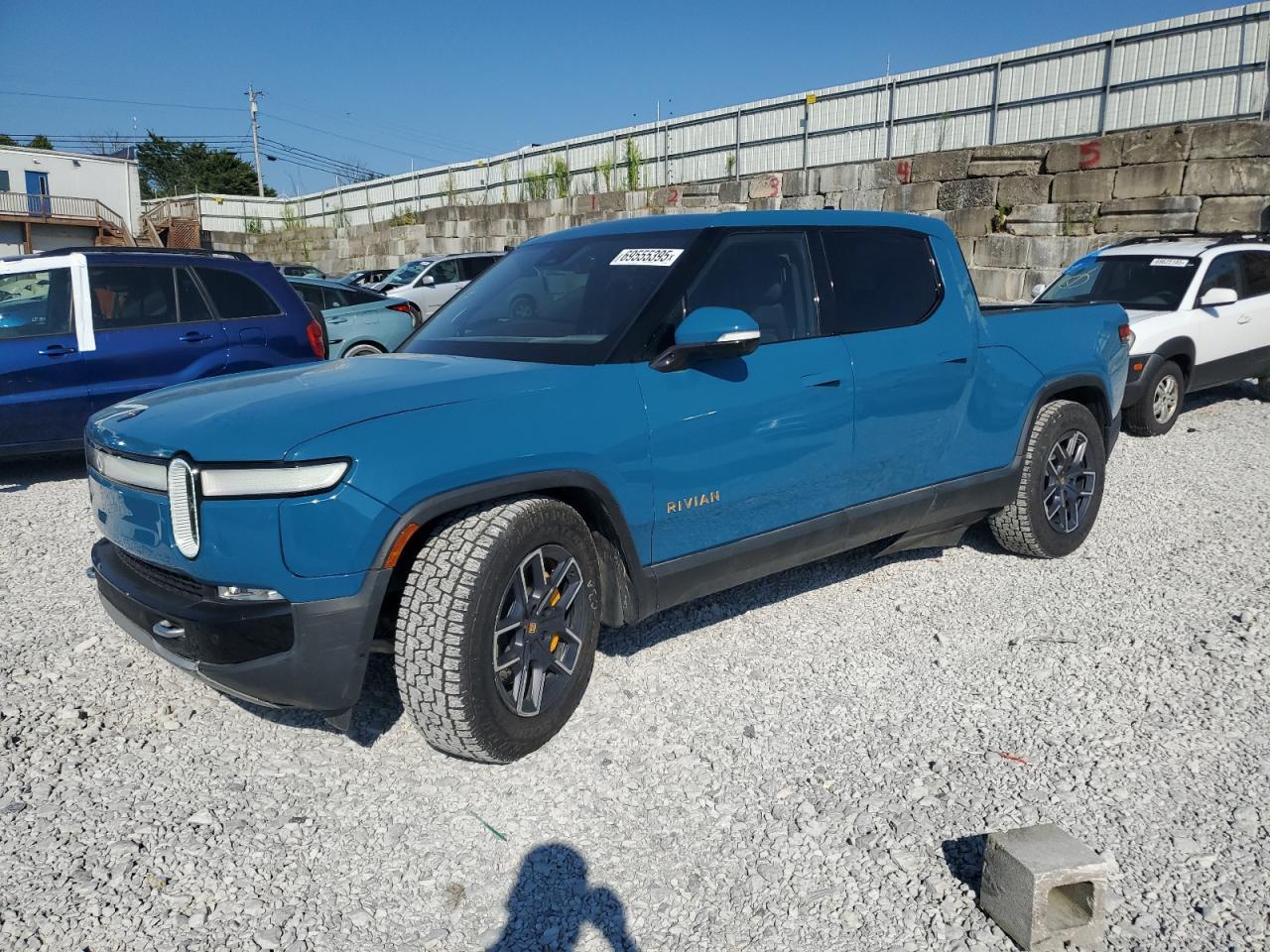 2022 Rivian R1T Launch Edition, VIN 7FCTGAAL1NN002058 — Front end