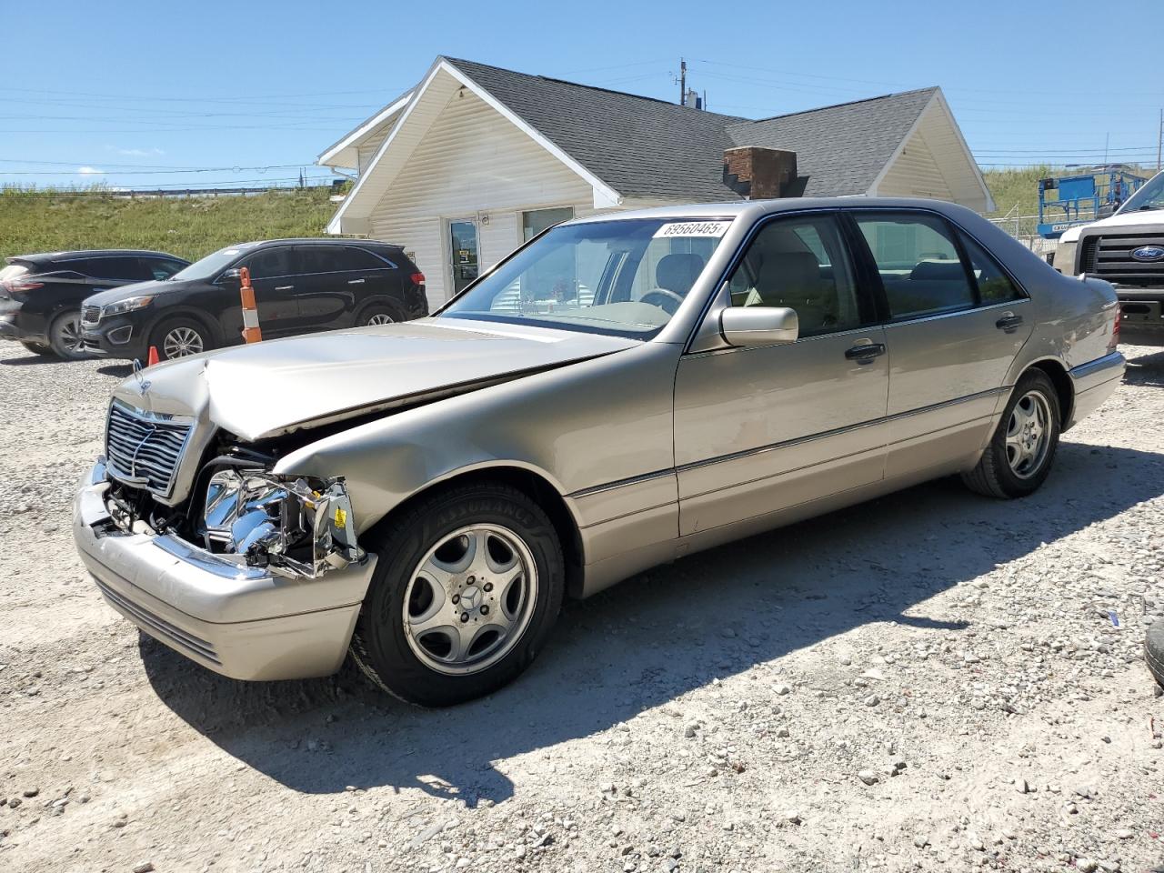 1999 Mercedes-Benz S 320/430/500, VIN WDBGA33G4XA428050 — Front end