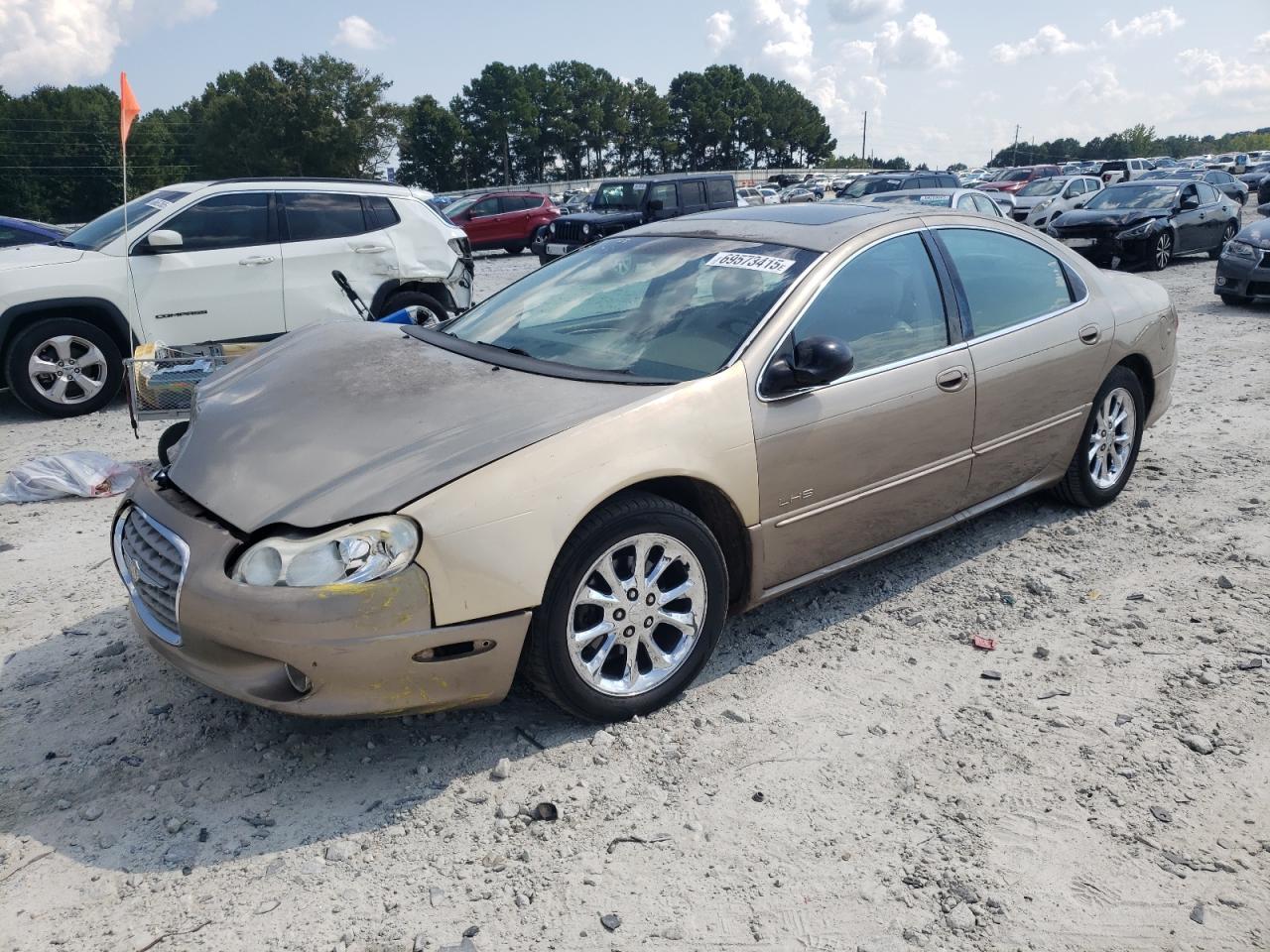 2000 Chrysler LHS, VIN 2C3HC56G3YH102996 — Перед
