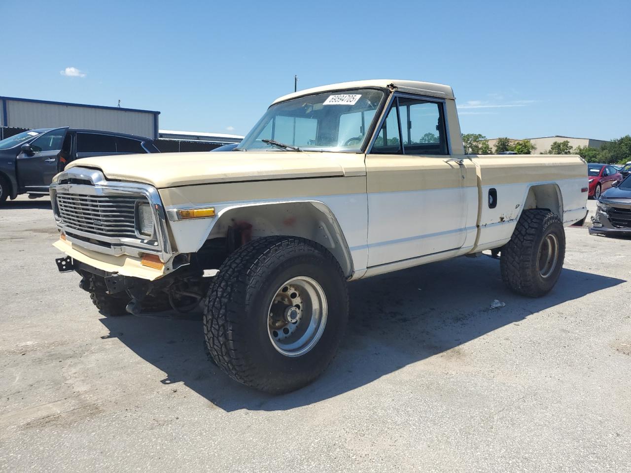 1983 Jeep J10, VIN 1JTNE25N7DT009885 — Normal wear