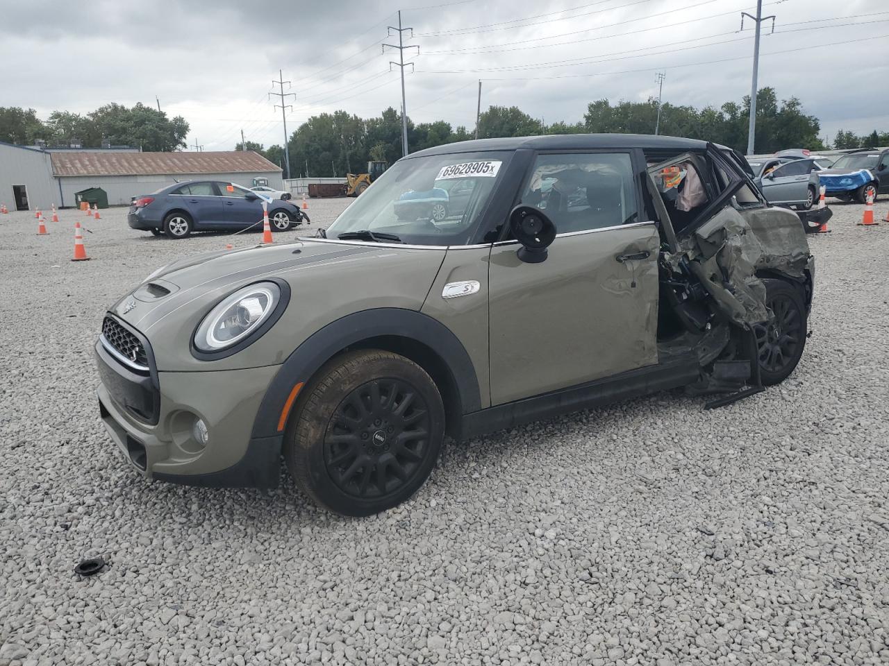2019 MINI Hardtop 4 Door Cooper S, VIN WMWXU3C55K2H55163 — Бок
