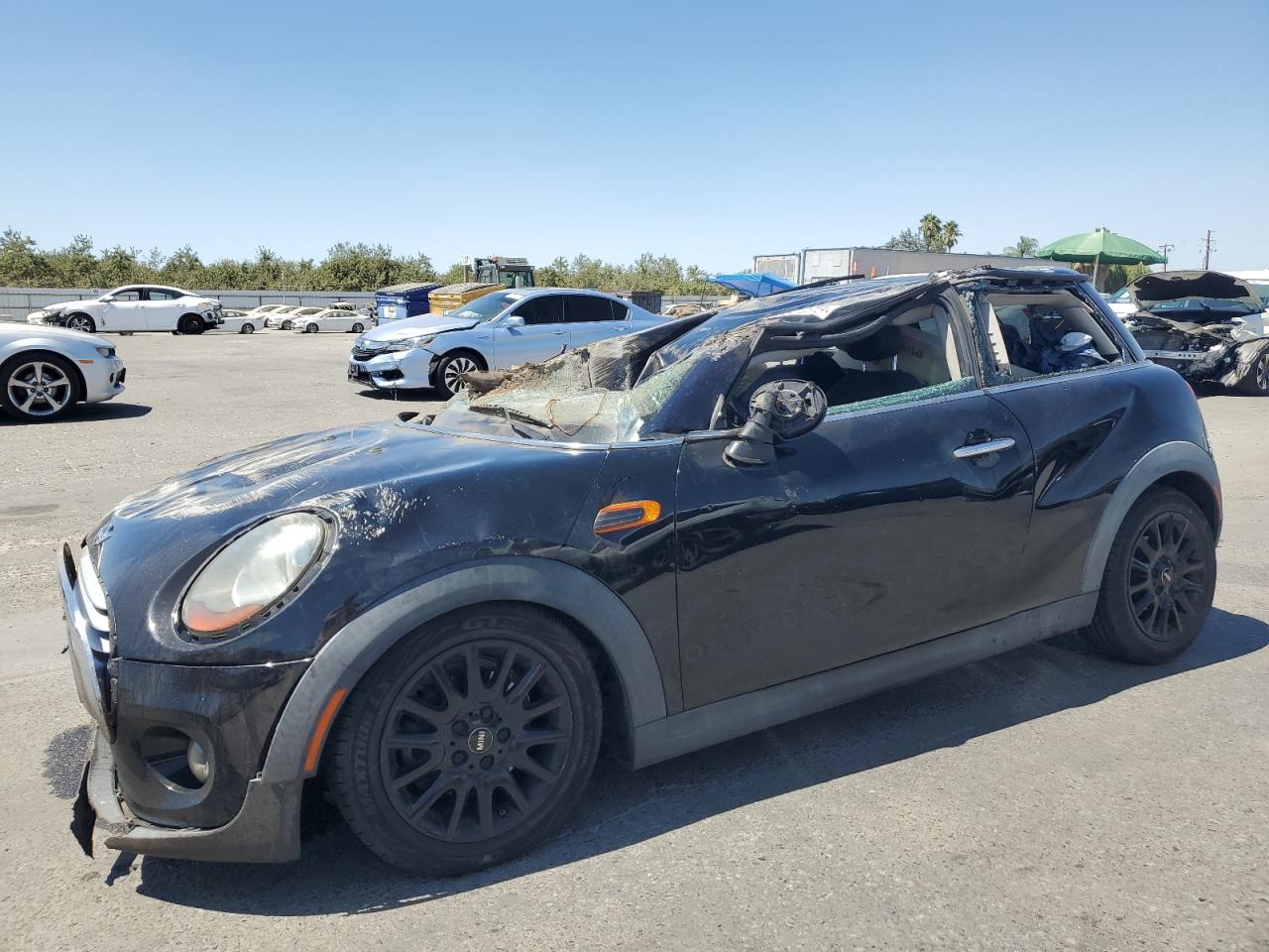 2015 MINI Hardtop, VIN WMWXM5C56FT942520 — Вандализм