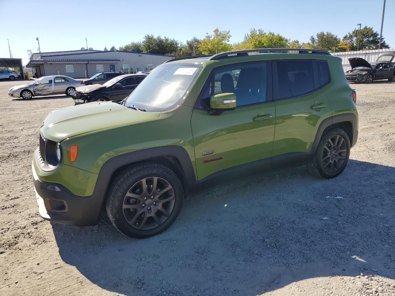 2016 Jeep Renegade Latitude, VIN ZACCJABT1GPC69314 — Front end