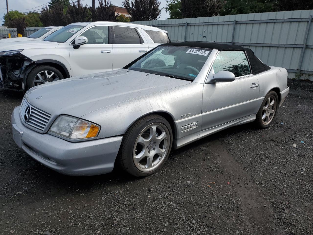 2002 Mercedes-Benz SL 500, VIN WDBFA68F42F202423 — Rear end