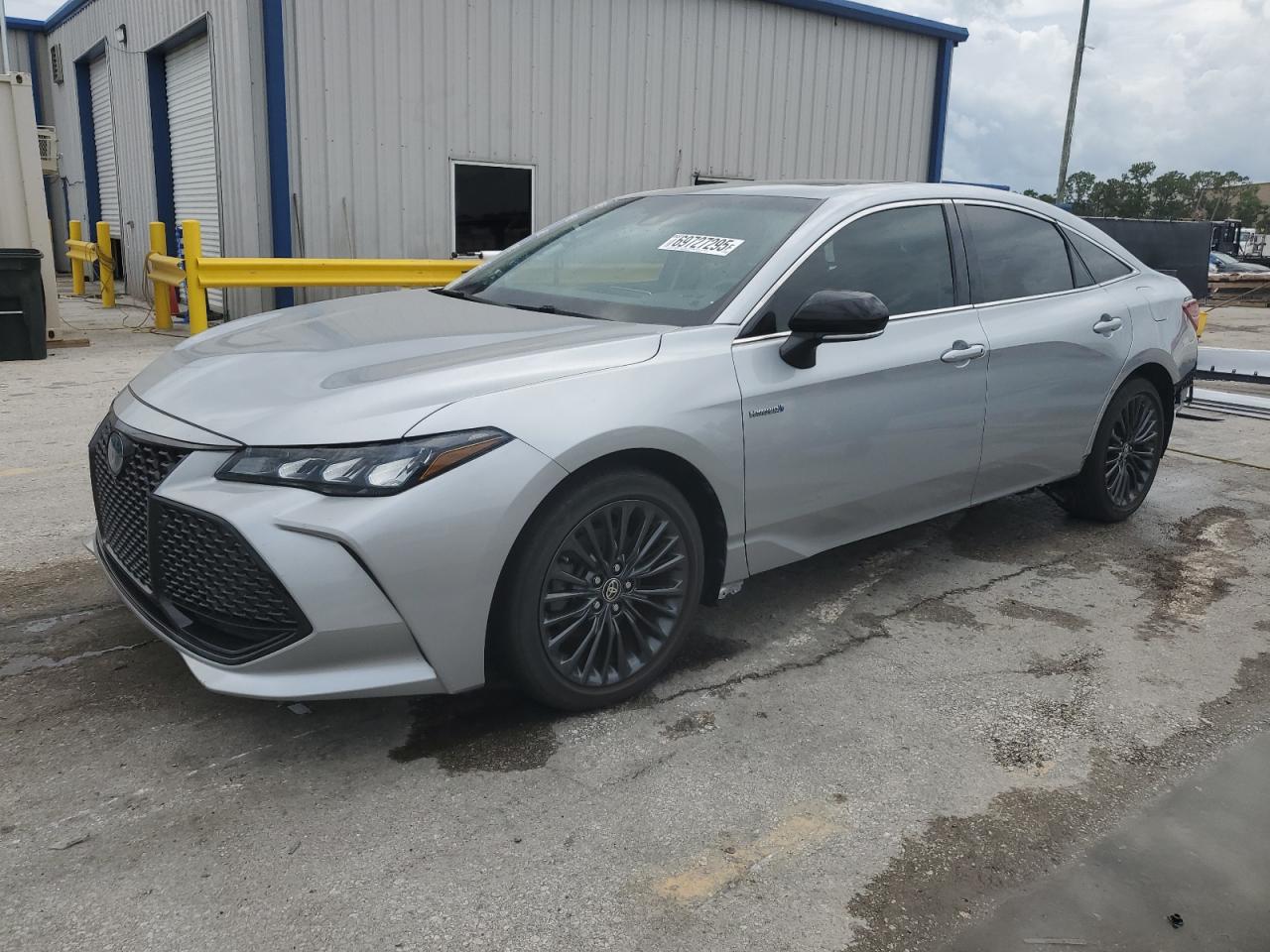 2020 Toyota Avalon Hybrid XSE, VIN 4T1E21FBXLU018688 — Rear end