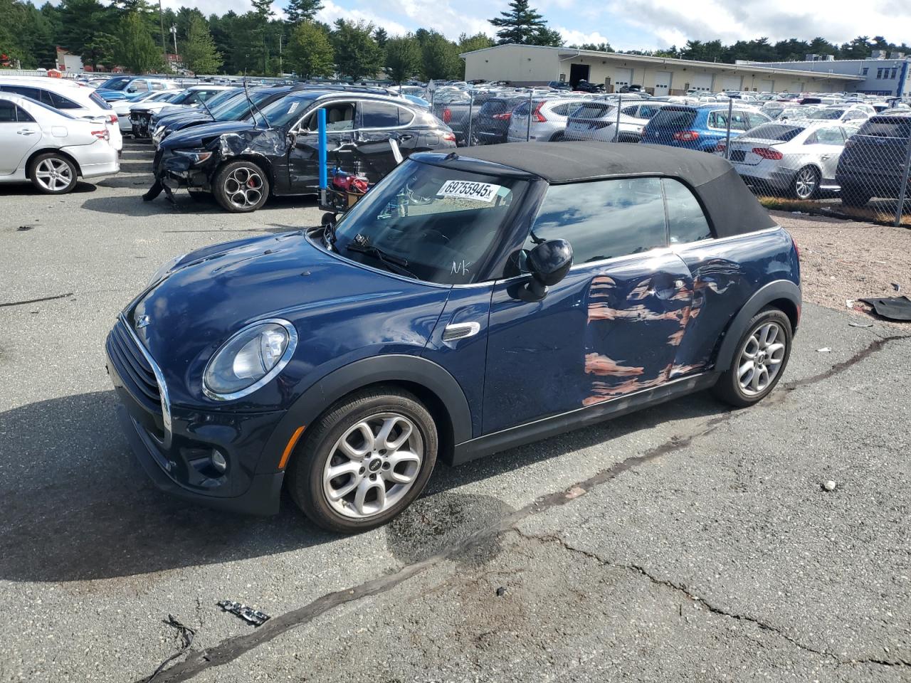 2017 MINI Convertible Cooper, VIN WMWWG5C32H3C99316 — Перед