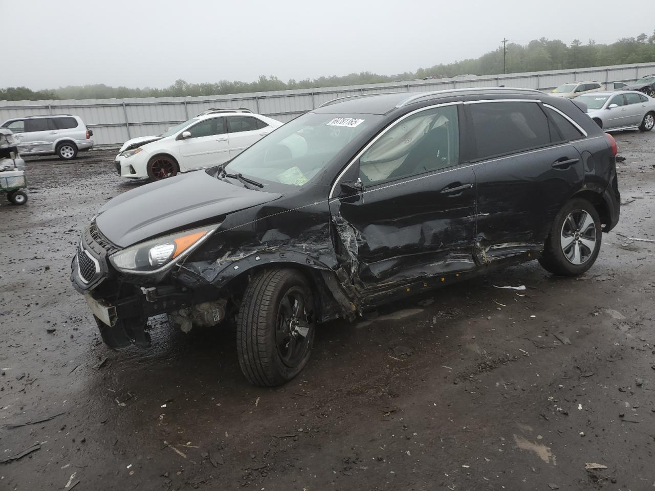 2017 Kia Niro EX, VIN KNDCC3LC4H5047803 — Front end
