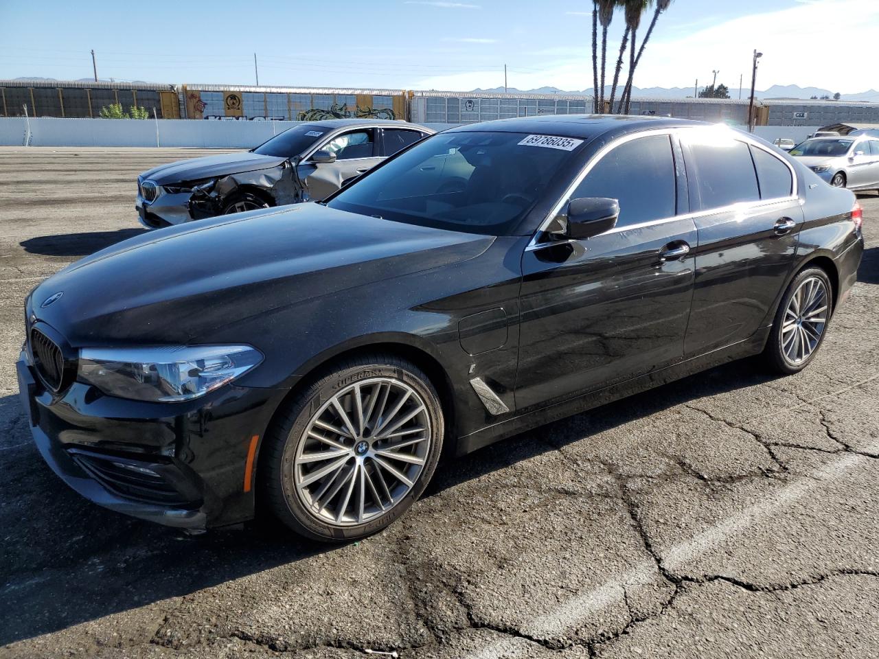 2018 BMW 5 Series 530e, VIN WBAJA9C53JB250784 — Front end