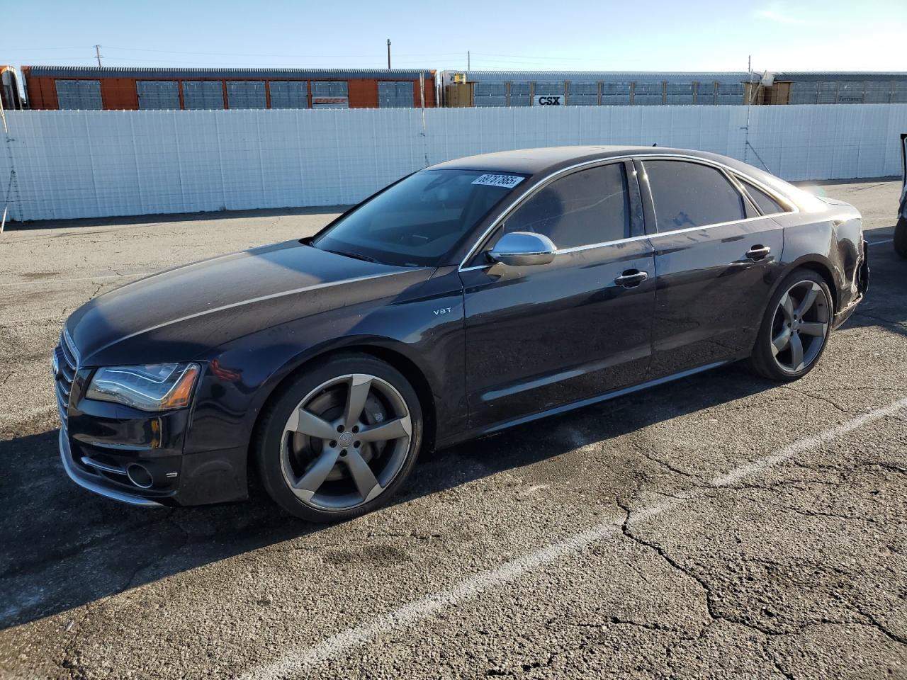 2013 Audi S8, VIN WAUD2AFD0DN015678 — Rear end