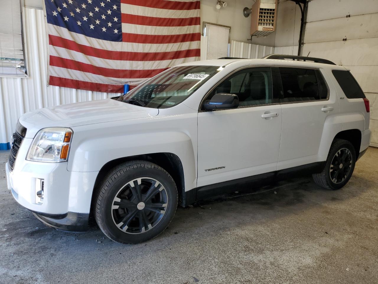 2017 GMC Terrain SLT, VIN 2GKFLUE33H6112052 — Partial repair