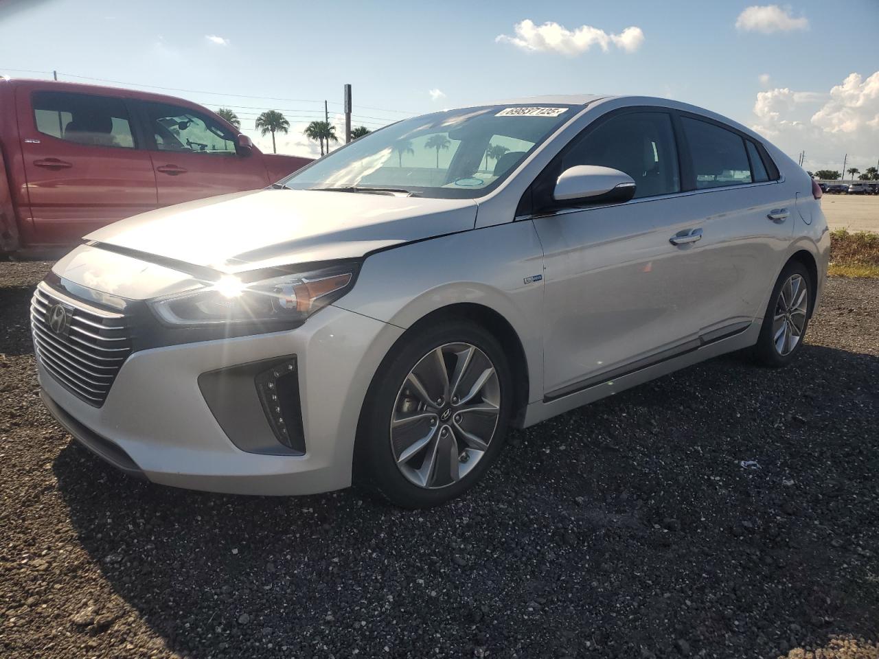 2019 Hyundai Ioniq Limited, VIN KMHC05LC4KU142469 — Prior damage history
