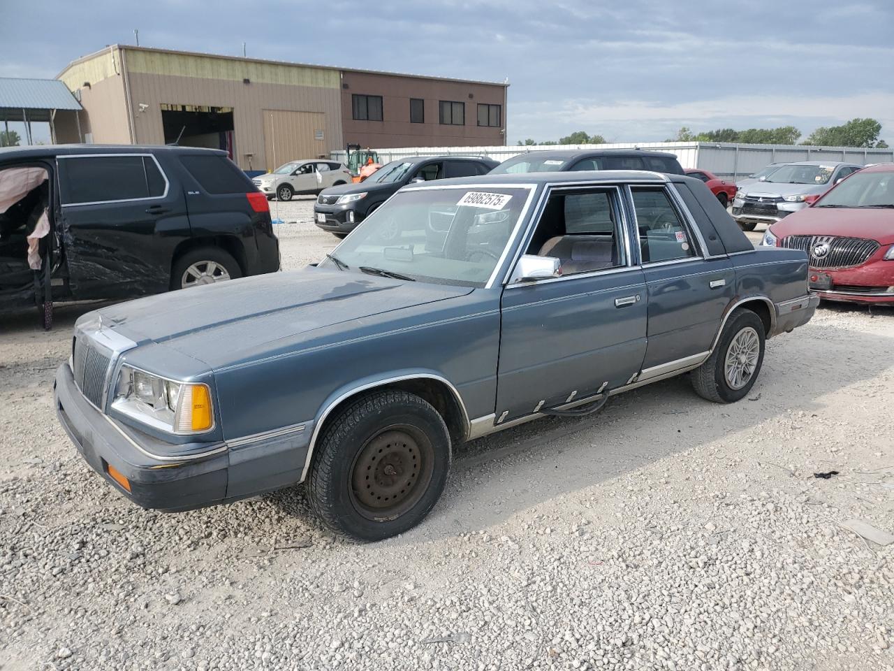1986 Chrysler LeBaron, VIN 1C3BC56K7GF174844 — Бок