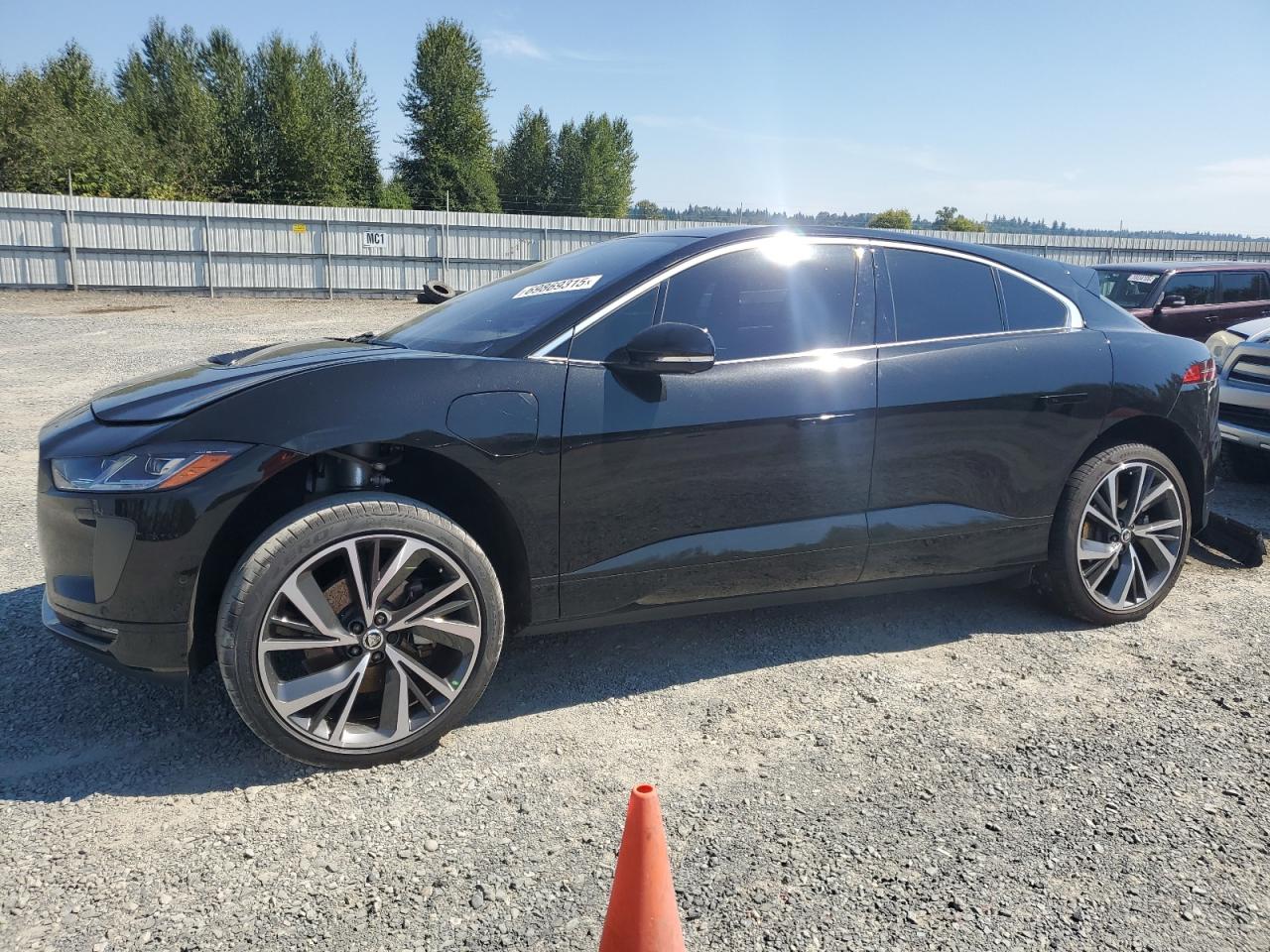 2024 Jaguar I-Pace R-Dynamic HSE, VIN SADHM2S1XR1632220 — Side