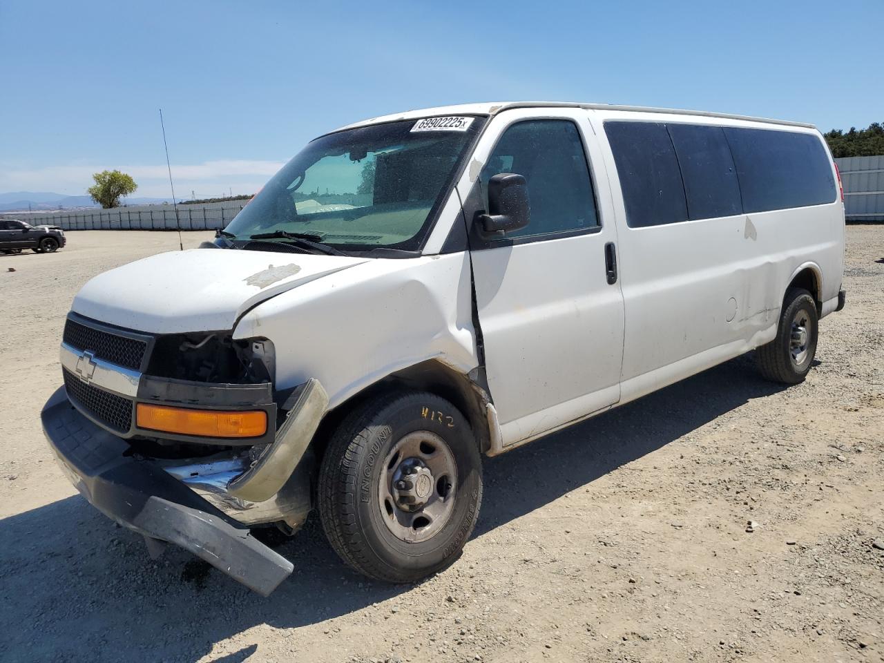 2008 Chevrolet Express Passenger, VIN 1GAHG39K581159910 — Front end