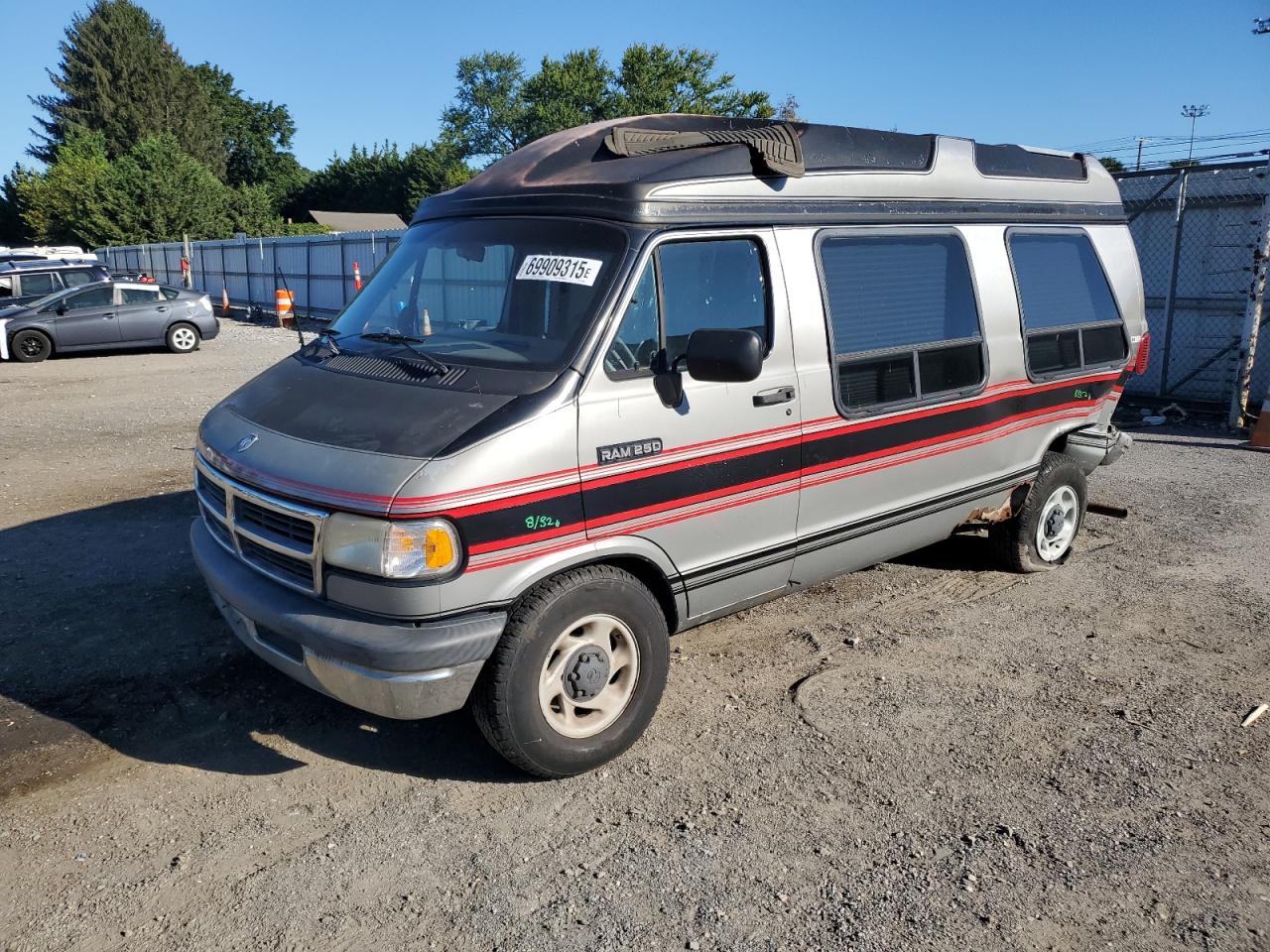 1994 Dodge Cargo, VIN 2B6HB21Y3RK129220 — Rear end