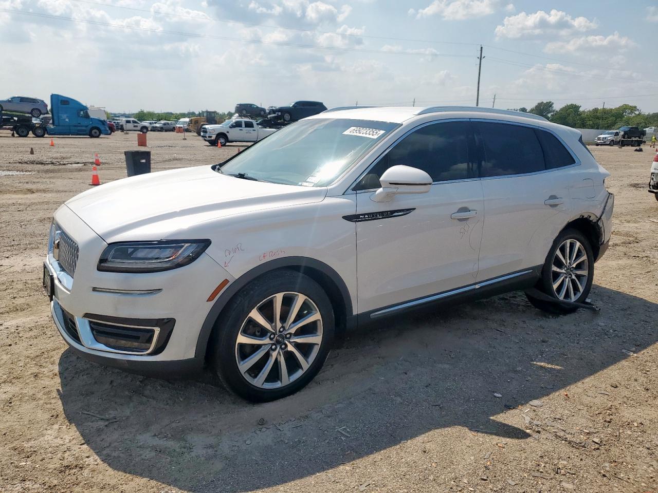 2019 Lincoln MKX Select, VIN 2LMPJ6KP8KBL30544 — Rear end