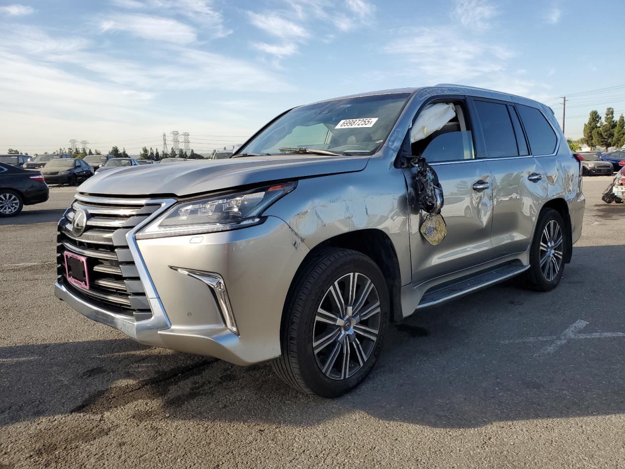 2019 Lexus LX 570, VIN JTJHY7AX1K4285929 — Бок