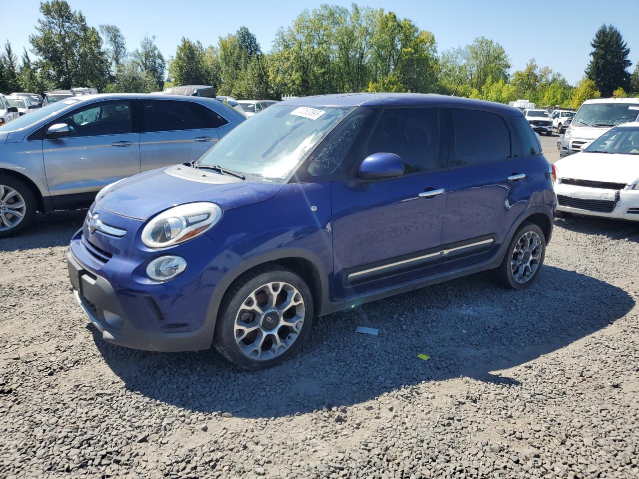 2015 FIAT 500L Urbana Trekking, VIN ZFBCFADH9FZ035306 — Front end