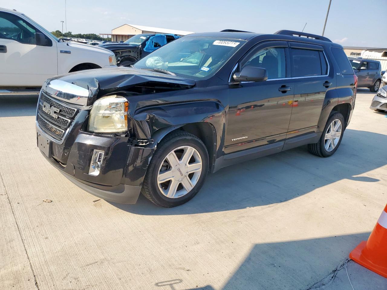 2011 GMC Terrain SLT-1, VIN 2CTALUEC9B6389807 — Front end
