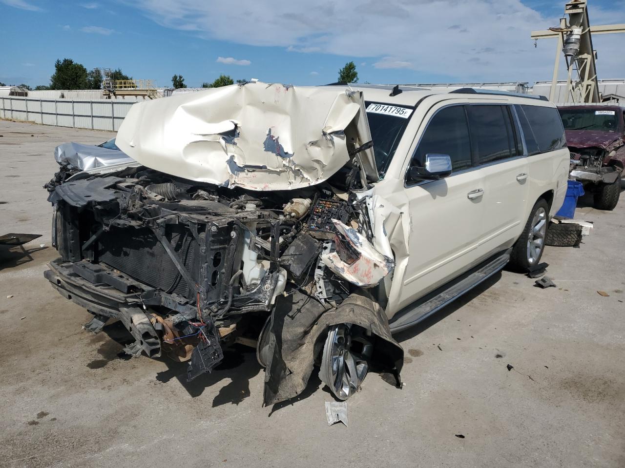 2015 Chevrolet Suburban LTZ, VIN 1GNSKKKC0FR193672 — Front end