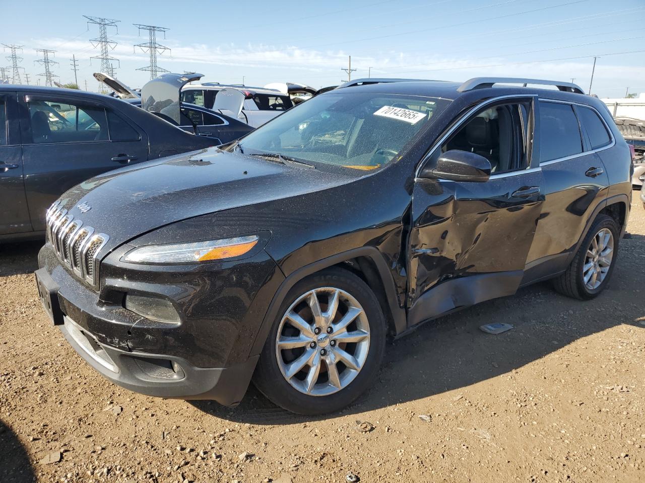 2015 Jeep Cherokee Limited, VIN 1C4PJLDS4FW598222 — Front end