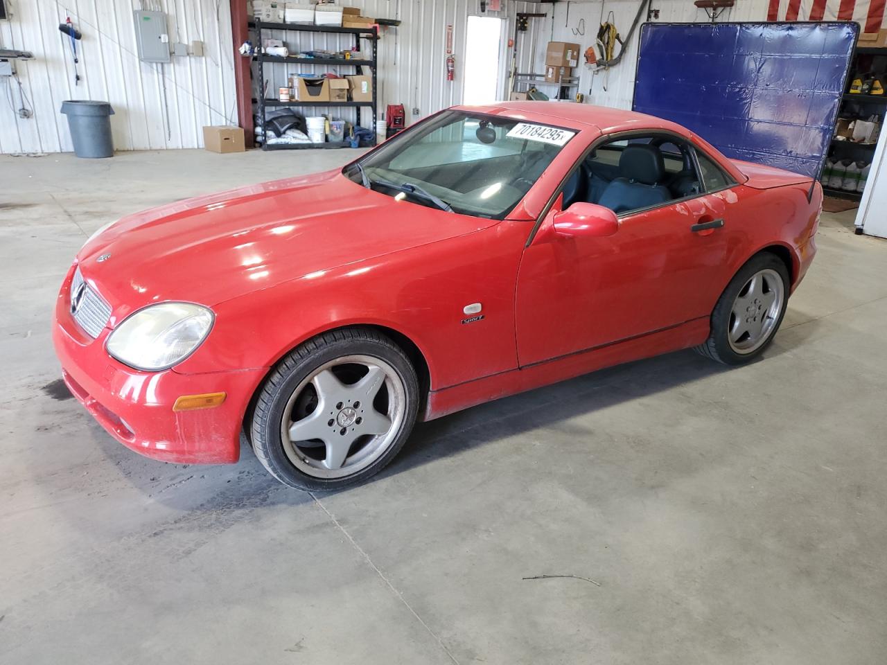 1999 Mercedes-Benz SLK 230/320, VIN WDBKK47F3XF094904 — Minor dents and scratches