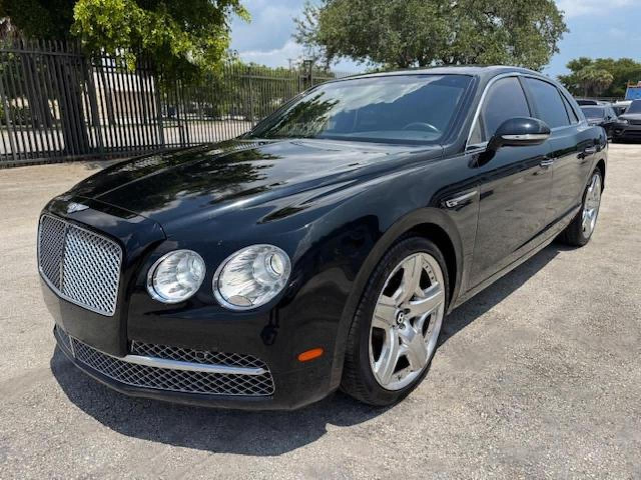 2015 Bentley Flying Spur, VIN SCBEC9ZA4FC041772 — Normal wear