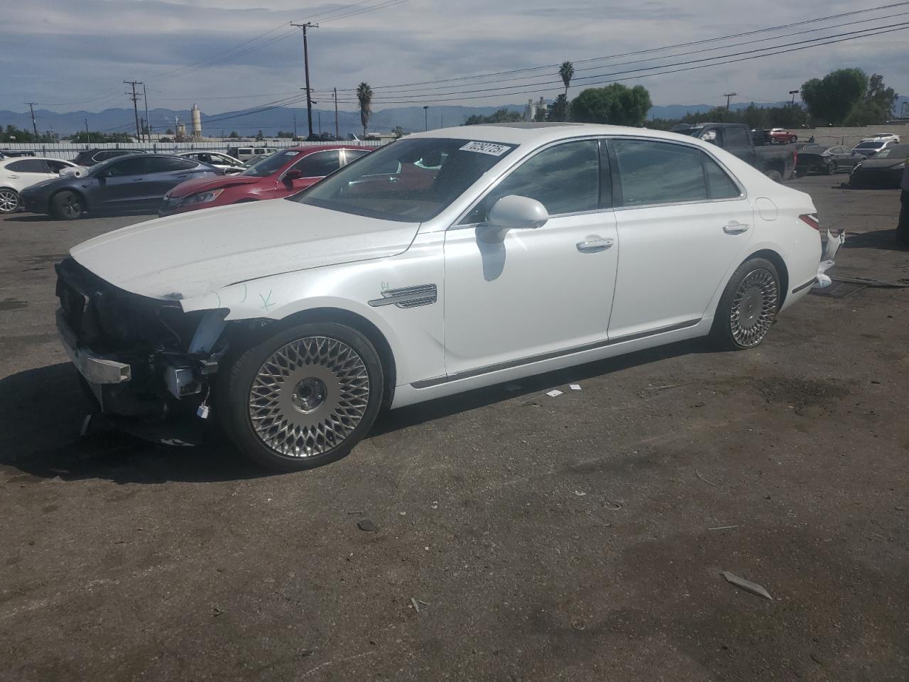 2020 Genesis G90 Premium, VIN KMTF34PA1LU080737 — Перед