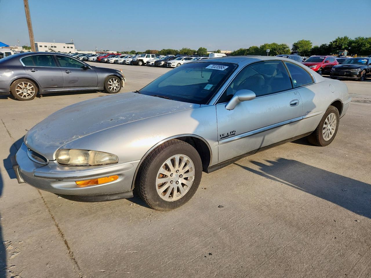 1997 Buick Riviera, VIN 1G4GD2211V4705731 — Разукомплектован