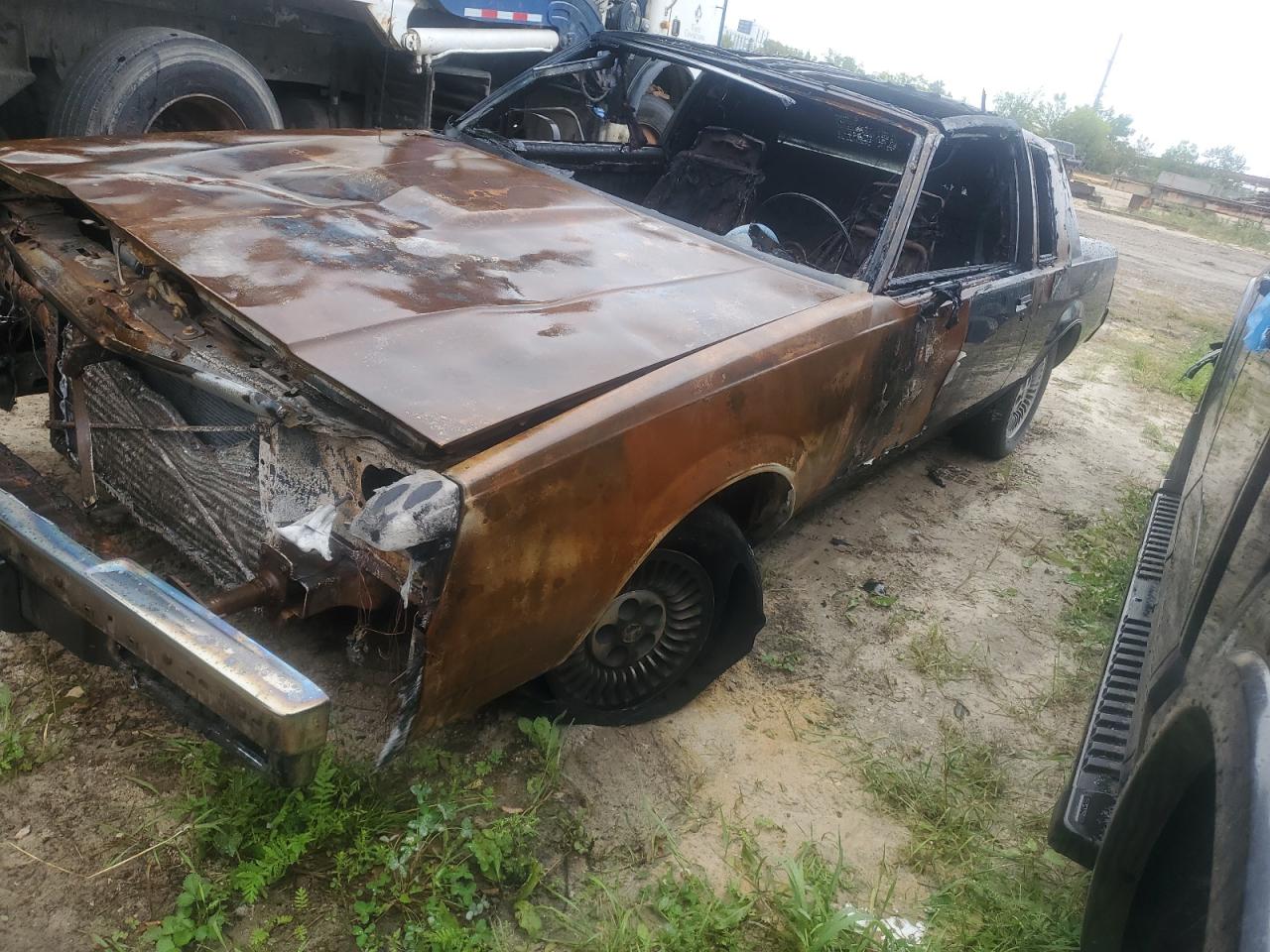 1984 Buick Regal, VIN 1G4AK4798EH544910 — Пожар