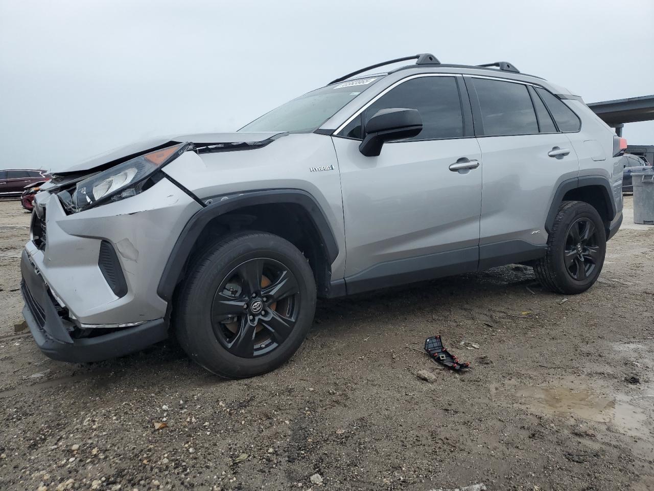 2020 Toyota RAV4 Hybrid LE, VIN 4T3LWRFV3LU007561 — Front end