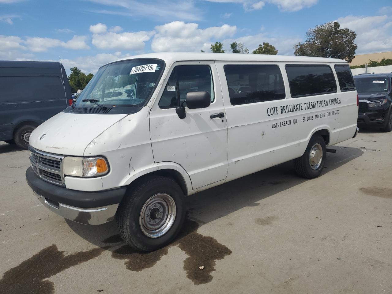 1996 Dodge Passenger, VIN 2B5WB35Z4TK190572 — Roof