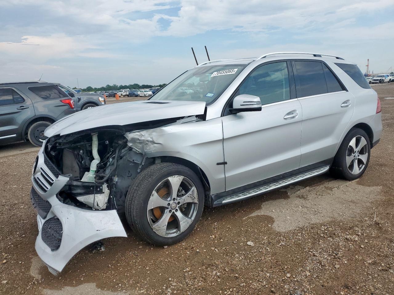 2016 Mercedes-Benz GLE 350, VIN 4JGDA5JB0GA756584 — Front end