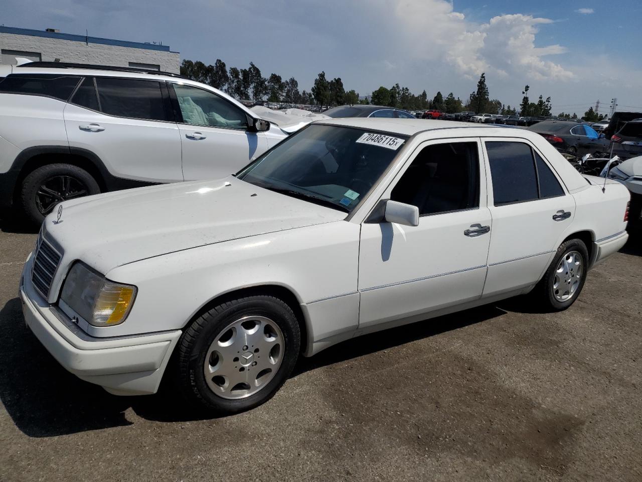1995 Mercedes-Benz 400 E, VIN WDBEA34E1SC170622 — Front end