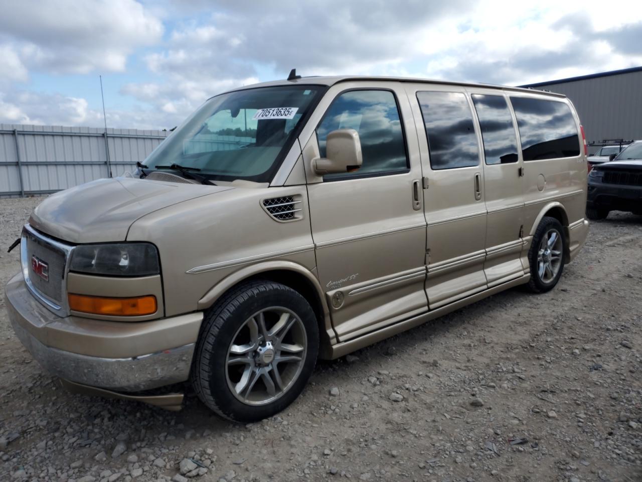 2008 GMC Savana, VIN 1GDFH154481147685 — Front end