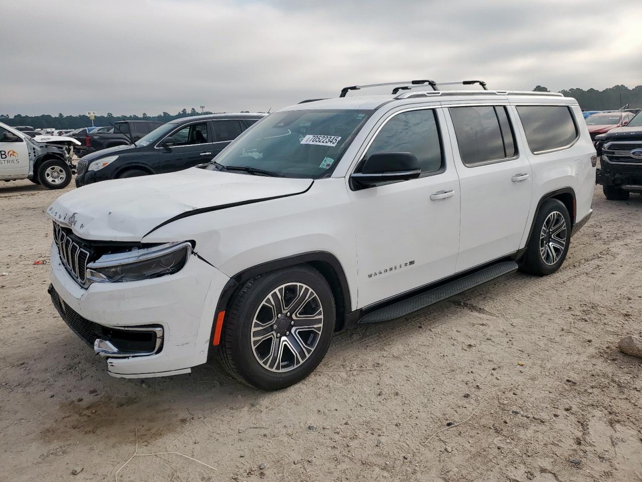 2023 Jeep Wagoneer Series II, VIN 1C4SJSBPXPS515498 — Перед