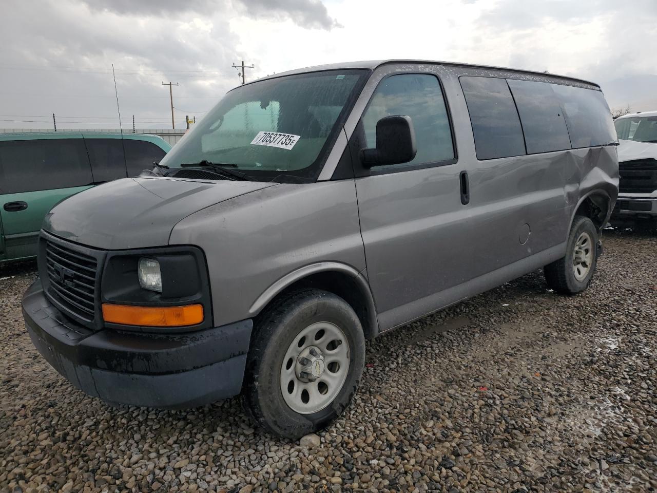 2009 Chevrolet Express G1500, VIN 1GNFG154791159698 — Rear end